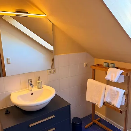 Einladende Dg-wohnung Mitten Im Starnberger 5-seenland * زيفيلد
